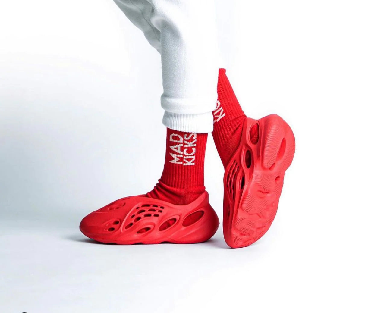 Yeezy Foam RNNR Vermillion