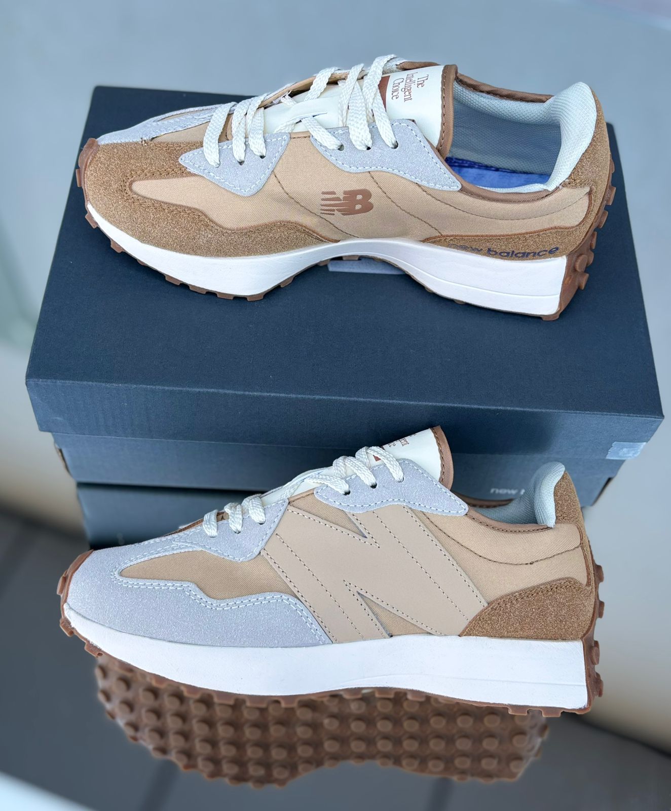 New Balance 327