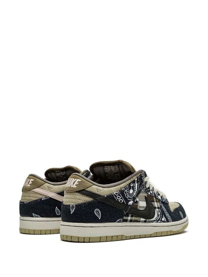 NIKE DUNK LOW SB X TRAVIS SCOTT