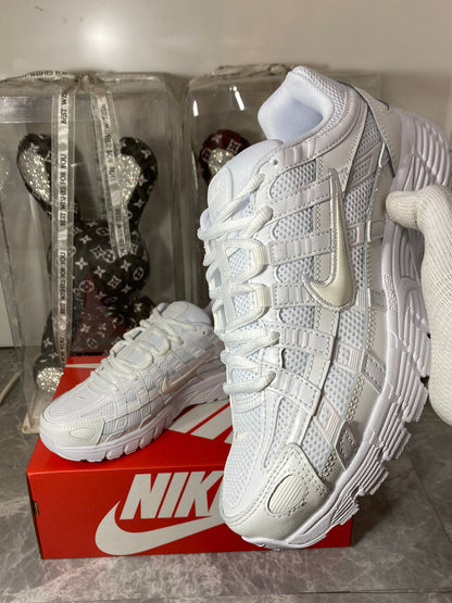 NIKE P6000