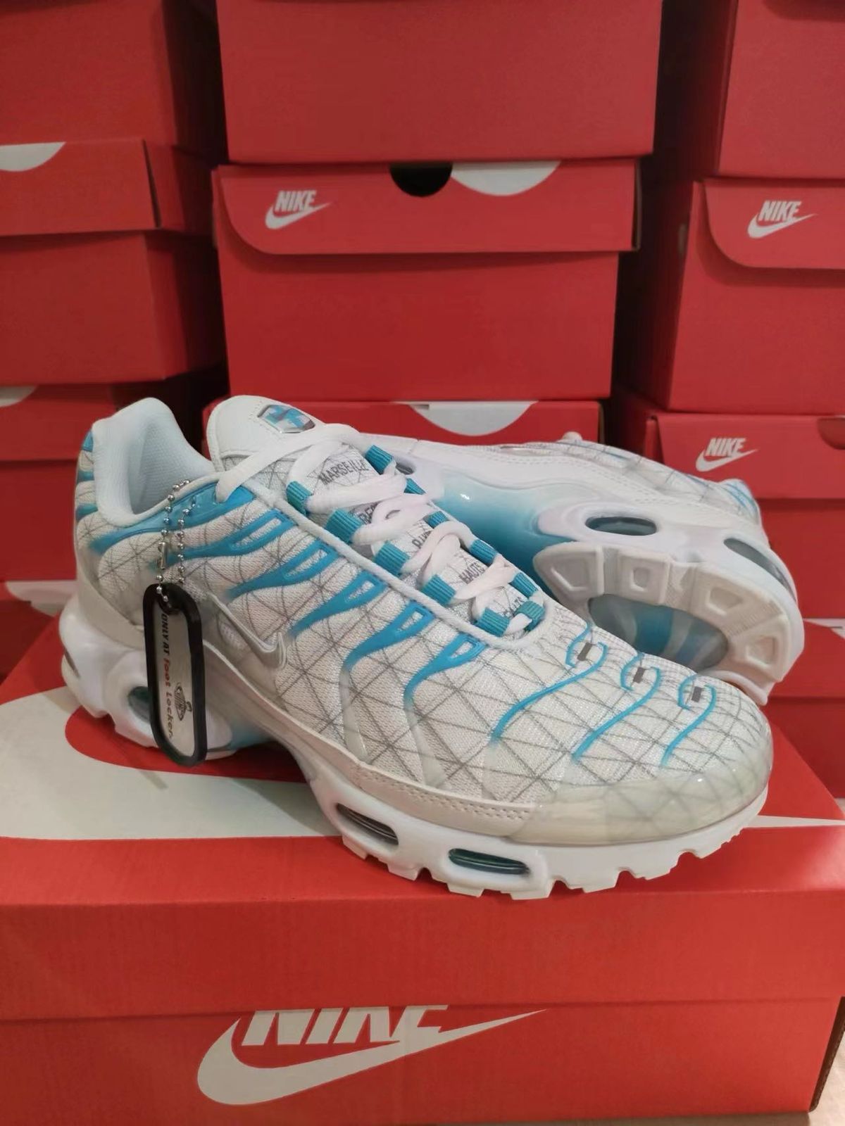 NIKE AIR MAX TN PLUS