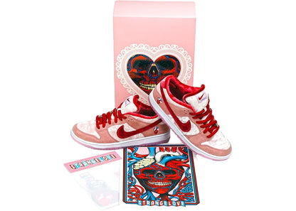 NIKE SB DUNK LOW ''STRANGE LOVE"