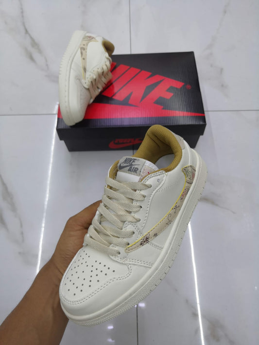 AIR JORDAN 1 RETRO LOW CUT X TRAVIS SCOTT X PAISLEY DESIGN